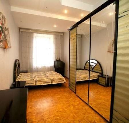 Flat in the city center Apartment Odesa Exterior foto
